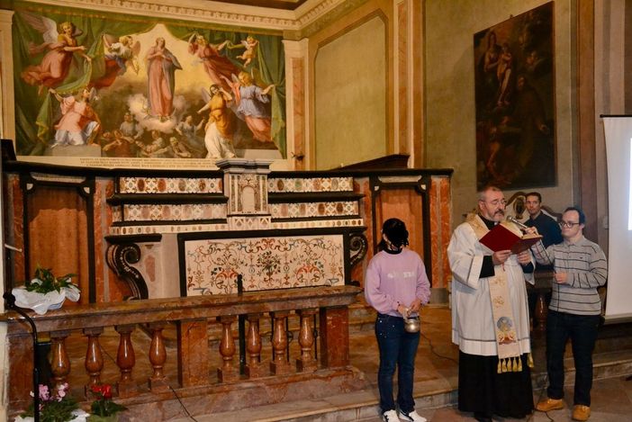 LA FOTONOTIZIA. Mede, inaugurato il nuovo altare maggiore della "Chiesa degli Angeli" dopo il restauro