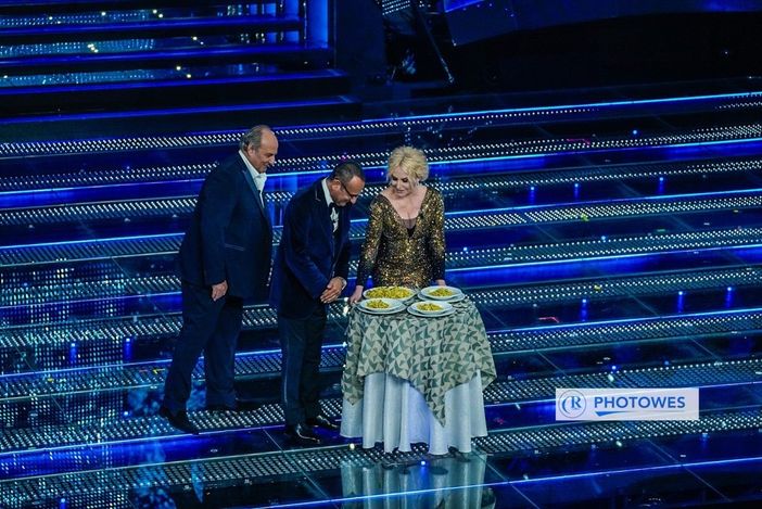 Festival di Sanremo 2025: Carlo Conti batte Amadeus nella prima serata e riesce a migliorare gli ascolti record dell'anno scorso Festival di Sanremo 2025: Carlo Conti batte Amadeus nella prima serata e riesce a migliorare gli ascolti record dell'anno scorso