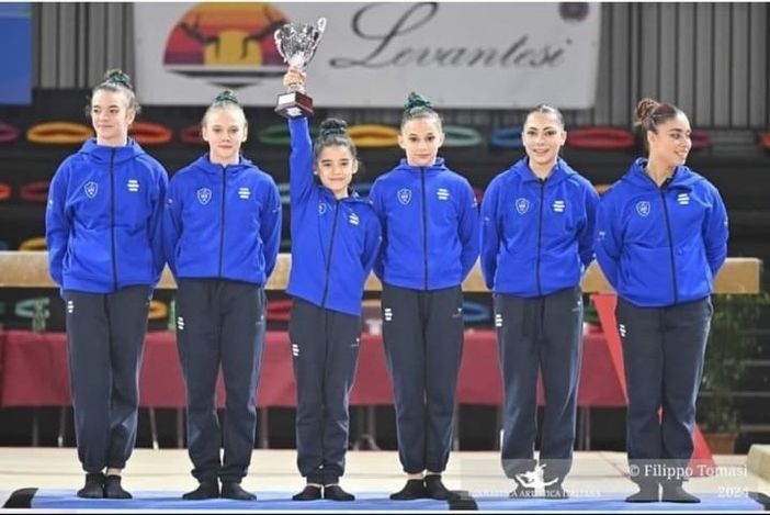 Ginnastica: Giulia Santinato (Costanza Mortara) trascina Arese alla promozione in serie B Ginnastica: Giulia Santinato (Costanza Mortara) trascina Arese alla promozione in serie B