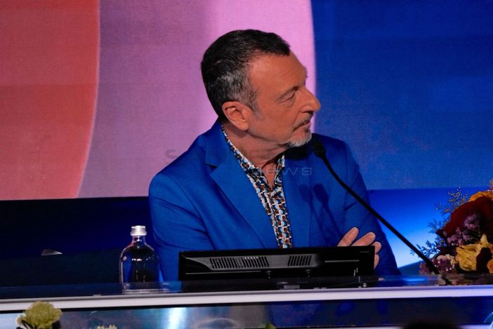 Amadeus si prepara per l'ultima finale alla guida di Sanremo: "Cinque anni che non dimenticherò mai" Amadeus si prepara per l'ultima finale alla guida di Sanremo: "Cinque anni che non dimenticherò mai"