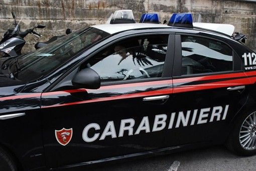 Torre d'Isola, vede un uomo che gli ruba l'auto e lo insegue. Intervengono i carabinieri, denunciato un 55enne Torre d'Isola, vede un uomo che gli ruba l'auto e lo insegue. Intervengono i carabinieri, denunciato un 55enne