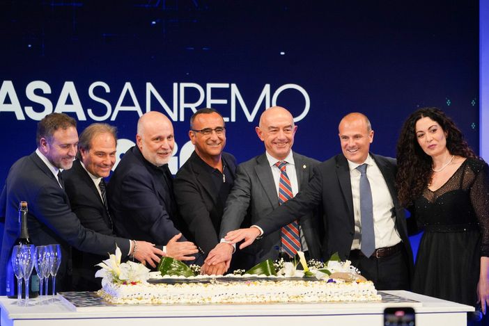 Casa Sanremo diventa maggiorenne: emozioni, applausi e grandi novità per la 18ª edizione Casa Sanremo diventa maggiorenne: emozioni, applausi e grandi novità per la 18ª edizione