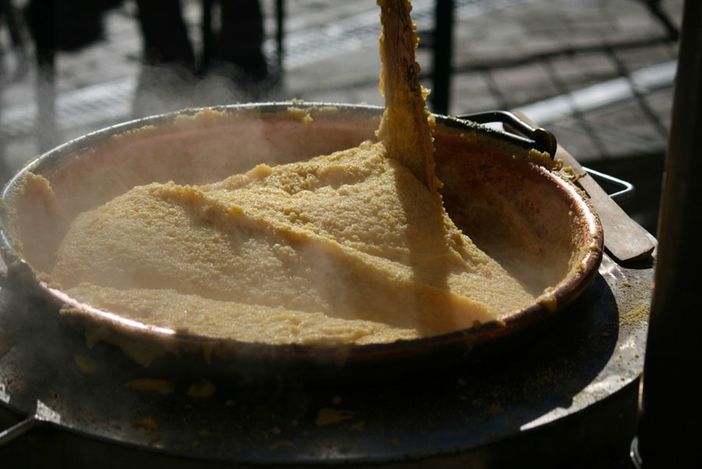 Trecate: domani la ventesima edizione della “Sagra della Polenta” Trecate: domani la ventesima edizione della “Sagra della Polenta”