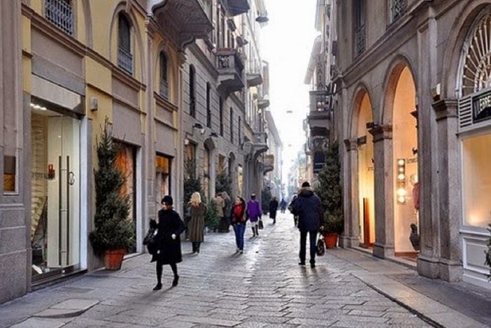 Rapina in gioielleria al quadrilatero della moda di Milano, bottino ingente Rapina in gioielleria al quadrilatero della moda di Milano, bottino ingente