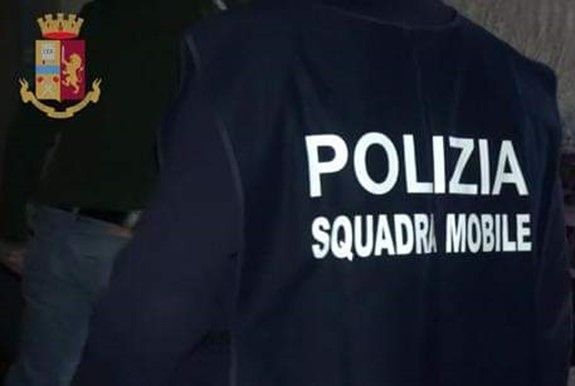 Pavia, raffica di rapine in centro: derubati minorenni e un ristoratore, denunciate 3 persone