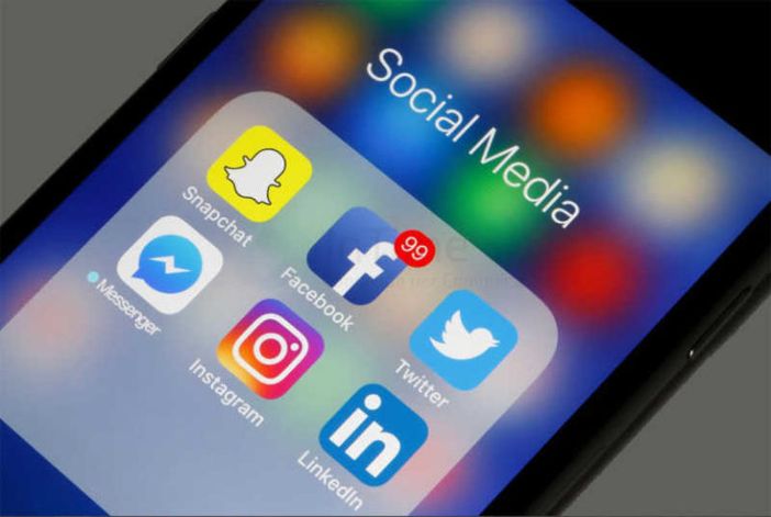 41.6 milioni di utenti giornalieri dei social in Italia. E 2.6 milioni di giornali cartacei… 41.6 milioni di utenti giornalieri dei social in Italia. E 2.6 milioni di giornali cartacei…