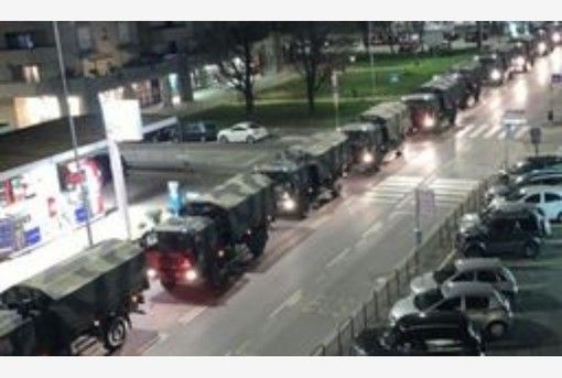 Coronavirus, a Novara campane a lutto alle 12, arrivano 30 feretri da Bergamo per la cremazione Coronavirus, a Novara campane a lutto alle 12, arrivano 30 feretri da Bergamo per la cremazione