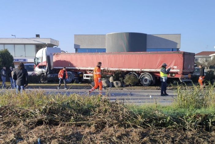 Vercelli: un morto e una ferita gravissima nello scontro sulla Tangenziale