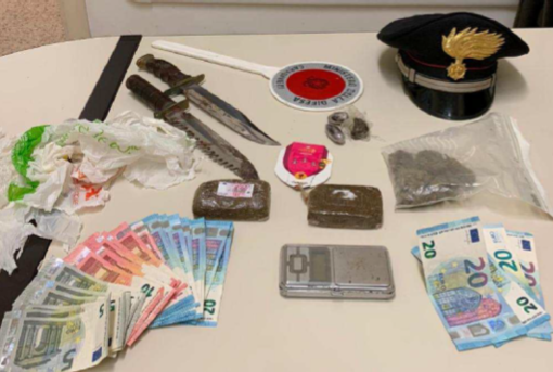 Cerano: arrestati due ragazzi per possesso di sostanze stupafacenti Cerano: arrestati due ragazzi per possesso di sostanze stupafacenti