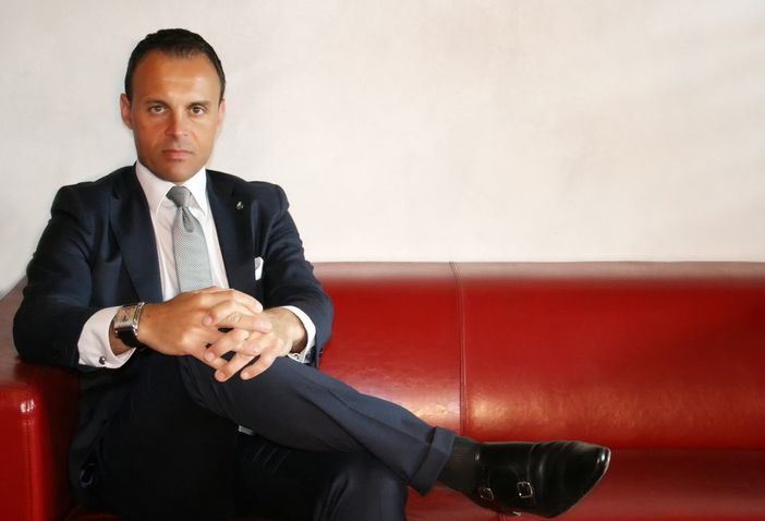 Imprenditore torinese compie 50 anni, in regalo chiede donazioni per Onlus