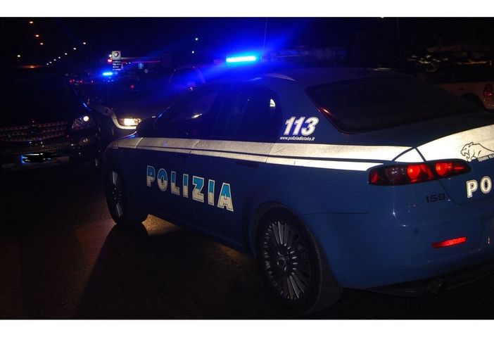 Novara, inseguimento ad alta velocità nella notte: due arresti dopo lo schianto