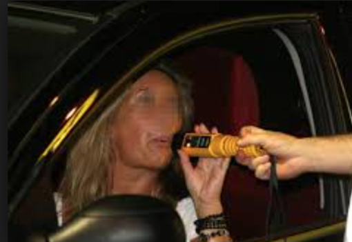 Sbanda in autostrada: nel sangue alcol 4 volte più del consentito Sbanda in autostrada: nel sangue alcol 4 volte più del consentito