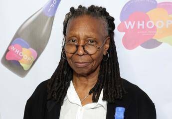 Da 'Sister Act' a 'Un posto al sole', Whoopi Goldberg sbarca in Rai - Video