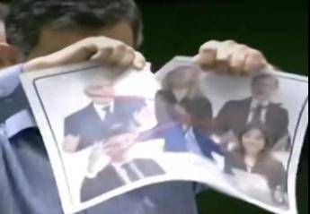 Iran, deputato straccia foto dei leader europei: c'è anche Mattarella. Tajani convoca l'ambasciatore Iran, deputato straccia foto dei leader europei: c'è anche Mattarella. Tajani convoca l'ambasciatore
