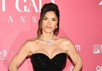 Lady Bezos è reporter, pilota e 'astronauta': tutto su Lauren Sanchez Lady Bezos è reporter, pilota e 'astronauta': tutto su Lauren Sanchez