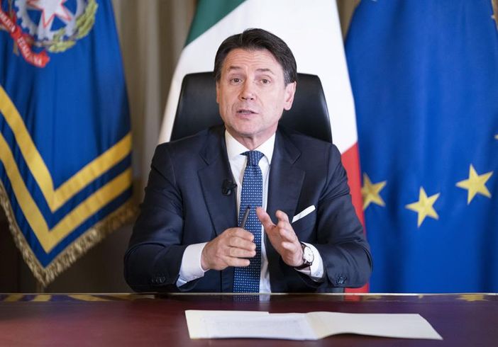 Le Faq del governo sugli spostamenti dal 21 dicembre al 6 gennaio. Telenovela sul divieto di uscita dal proprio comune il 25, 26 e 1° gennaio Le Faq del governo sugli spostamenti dal 21 dicembre al 6 gennaio. Telenovela sul divieto di uscita dal proprio comune il 25, 26 e 1° gennaio