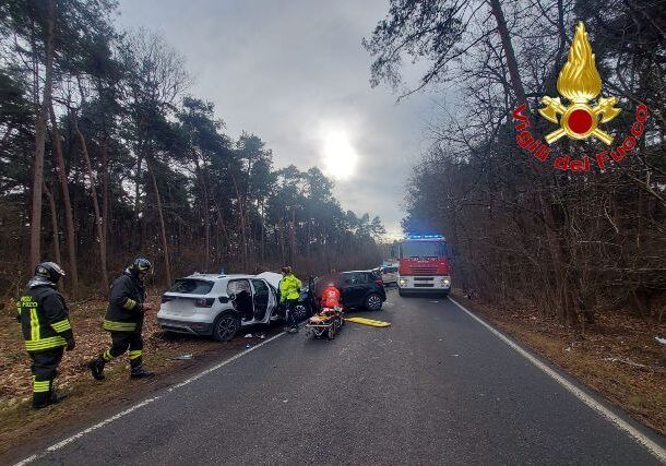 Frontale a Tradate, muore donna 51enne Frontale a Tradate, muore donna 51enne