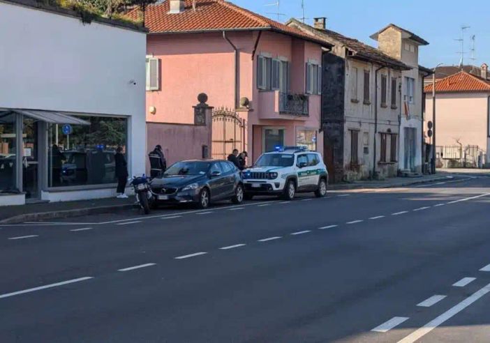 Magenta: incidente in via Milano, ragazzo finisce al pronto soccorso