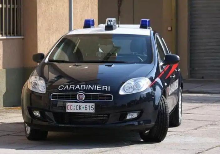 Motta Visconti: aggredisce il padre perché pretende i soldi per la droga, arrestato 41enne Motta Visconti: aggredisce il padre perché pretende i soldi per la droga, arrestato 41enne