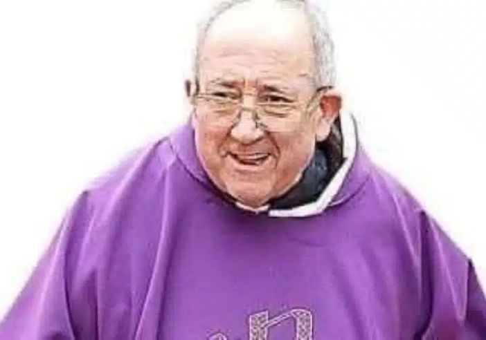 Vittuone in lutto: si è spento don Antonio Ercoli, lo storico parroco che amava l’arte e la comunità Vittuone in lutto: si è spento don Antonio Ercoli, lo storico parroco che amava l’arte e la comunità