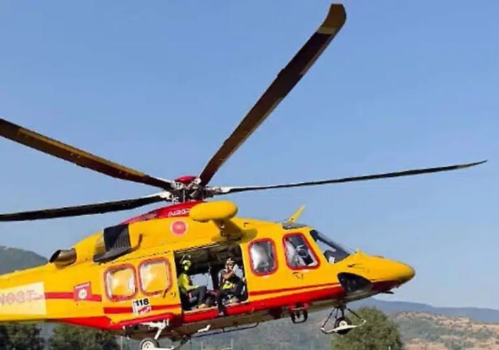 Tragedia di Pasqua sull’A21 tra Alessandria ed Asti: muore bambino di 8 anni, illeso il padre Tragedia di Pasqua sull’A21 tra Alessandria ed Asti: muore bambino di 8 anni, illeso il padre