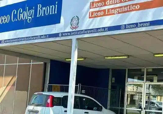 Amianto in liceo Broni, chiesto a pm Pavia sequestro scuola Amianto in liceo Broni, chiesto a pm Pavia sequestro scuola