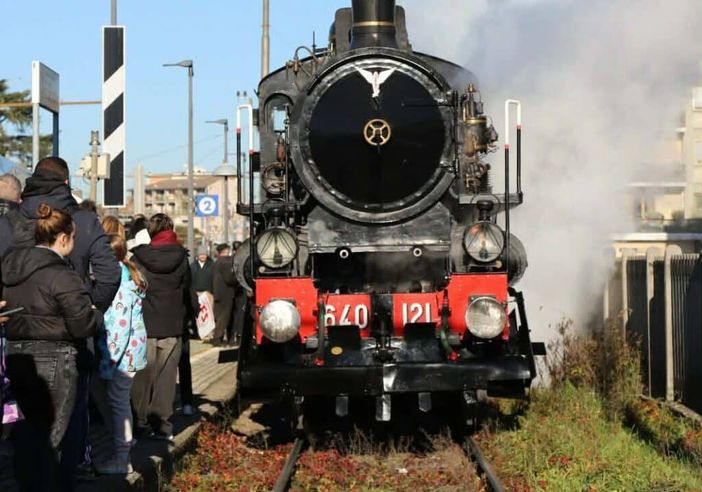 Milano saluta Porta Genova con un evento storico: la locomotiva a vapore passa da Vigevano e Abbiategrasso Milano saluta Porta Genova con un evento storico: la locomotiva a vapore passa da Vigevano e Abbiategrasso