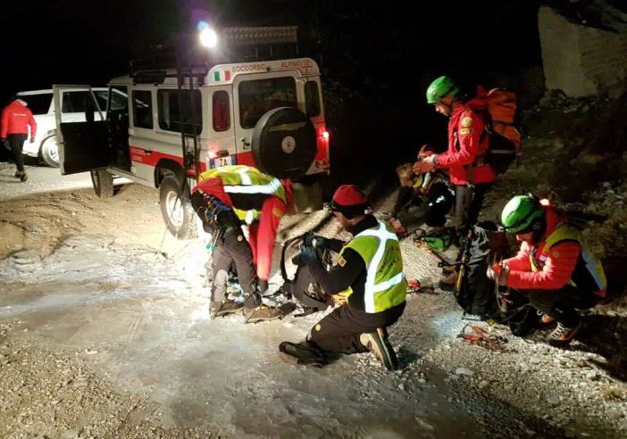 Con il buio perdono sentiero su Via del Sale, salvate 2 escursioniste nell'Alessandrino