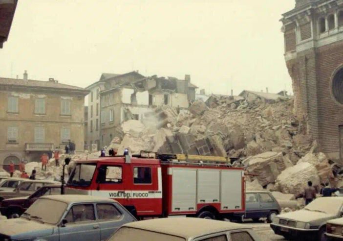 Pavia ricorda le quattro vittime del crollo della Torre Civica Pavia ricorda le quattro vittime del crollo della Torre Civica