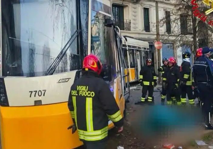 Tram deragliato, è un 49enne la seconda vittima Tram deragliato, è un 49enne la seconda vittima