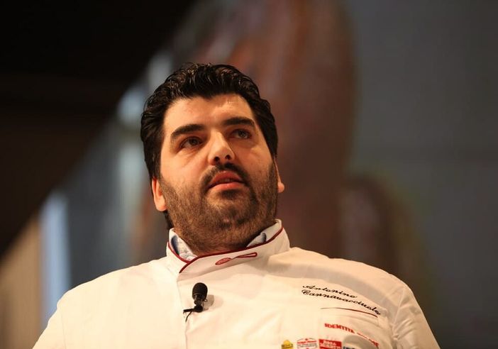 Cannavacciuolo conferma: addio al bistrot di Novara