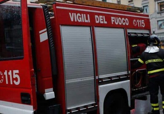Incendio in fabbrica di plastiche a Desio