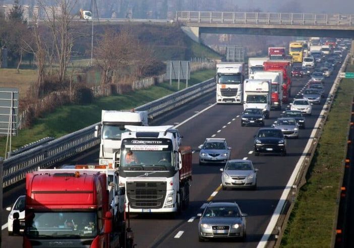 Maxi incidente sulla A4 tra Pero e Sesto Maxi incidente sulla A4 tra Pero e Sesto
