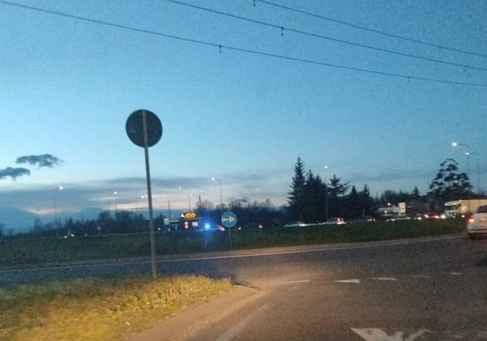 Magenta, incidente lungo la Boffalora-Malpensa: traffico paralizzato per oltre un’ora Magenta, incidente lungo la Boffalora-Malpensa: traffico paralizzato per oltre un’ora