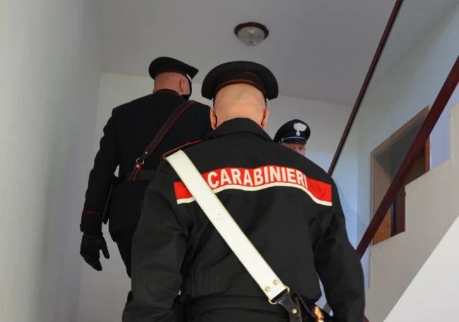 Litiga con la madre e con i Carabinieri: obbligo di firma per un 33enne di Vimercate