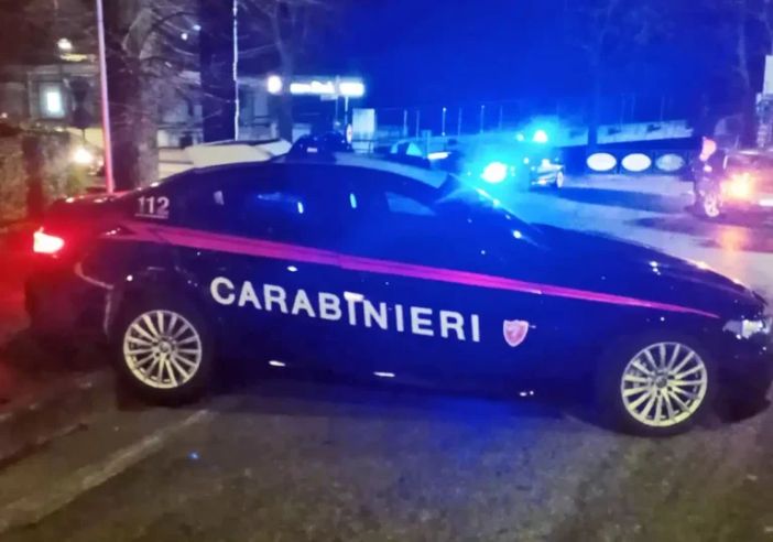 Milano, 18enne tenta di togliersi la vita: salvata dai Carabinieri Milano, 18enne tenta di togliersi la vita: salvata dai Carabinieri