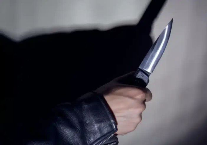 Tragedia, donna accoltellata davanti casa muore all’ospedale di Legnano