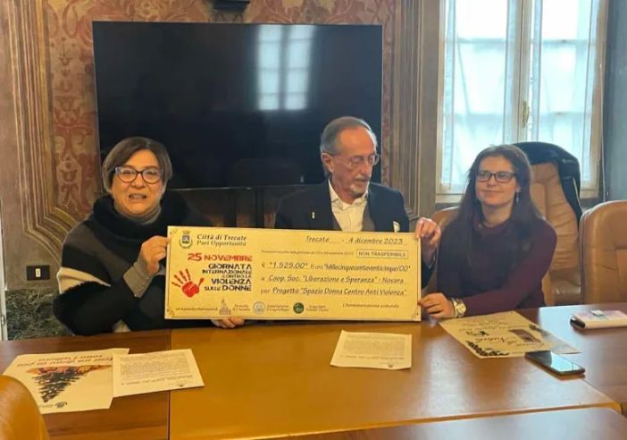 Trecate: raccolti oltre 1.500 euro per il Centro antiviolenza di Novara Trecate: raccolti oltre 1.500 euro per il Centro antiviolenza di Novara