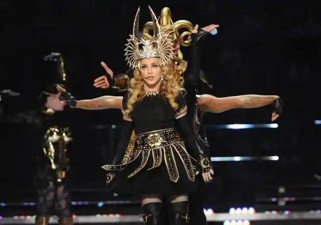 Madonna come una tempesta (musicale) sul Forum di Assago: in 11mila a renderle omaggio Madonna come una tempesta (musicale) sul Forum di Assago: in 11mila a renderle omaggio