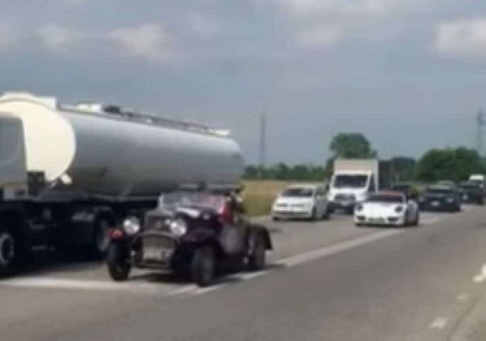 Boffalora sopra Ticino: ecco il passaggio della Mille Miglia in località Magnana Boffalora sopra Ticino: ecco il passaggio della Mille Miglia in località Magnana