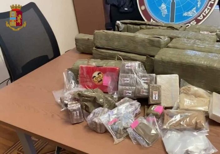 Rete di "narcos" smantellata a Busto Arsizio: 11 arresti Rete di "narcos" smantellata a Busto Arsizio: 11 arresti