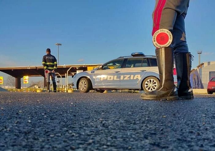 Auto in contromano sulla Tangenziale di Novara Auto in contromano sulla Tangenziale di Novara