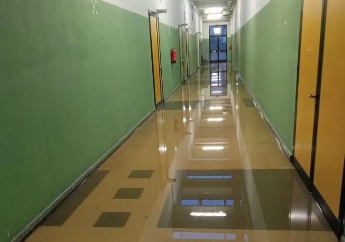 Vigevano, esonda il Naviglio: 850 studenti rimangono fuori dalle classi