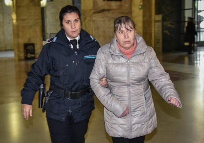 Uccise la madre facendo a pezzi il corpo: condanna ridotta a 20 anni