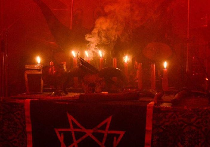 Riti satanici e messe nere: Procura Milano chiede condanne sino a 8 anni Riti satanici e messe nere: Procura Milano chiede condanne sino a 8 anni