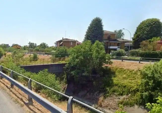 Abbiategrasso, uomo inseguito dai Carabinieri finisce nel canale Scolmatore