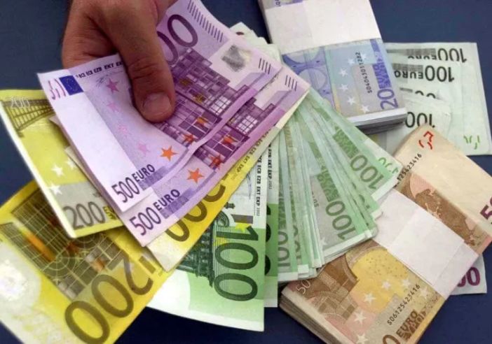 Milano, segretaria sottrae 700mila euro alla famiglia Rocca... e si compra una casa: confiscata dalla Procura Milano, segretaria sottrae 700mila euro alla famiglia Rocca... e si compra una casa: confiscata dalla Procura