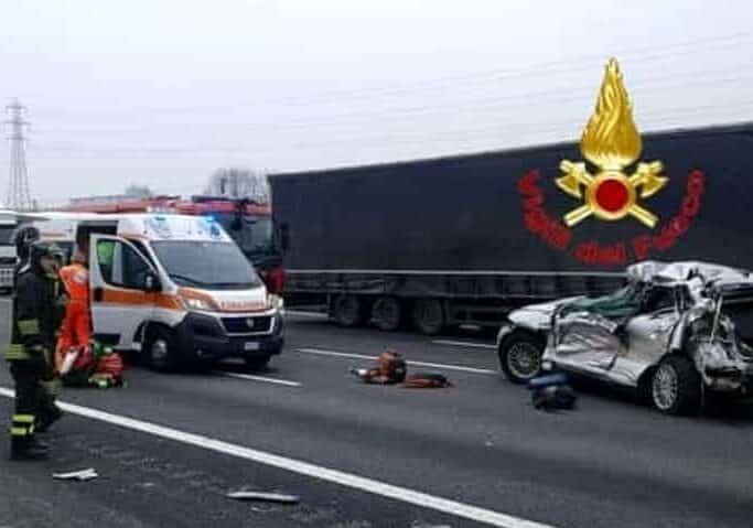 Maxi incidente in Tangeziale Ovest, 13 feriti, molti 20enni