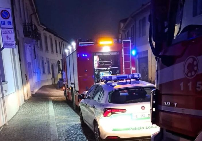 Magenta: crolla il tetto in via Garibaldi, Vigili del Fuoco sul posto per la messa in sicurezza