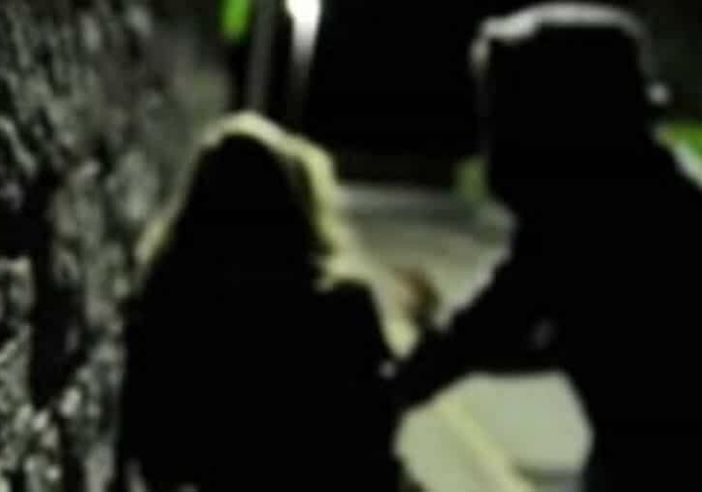 Violenza sessuale a Magenta? I Carabinieri perquisiscono l’abitazione di un 39enne Violenza sessuale a Magenta? I Carabinieri perquisiscono l’abitazione di un 39enne